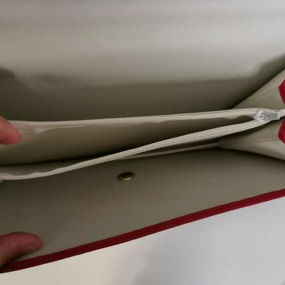 *Vintage* Canadian Made Cabrelli Clutch - Picture 7 of 7